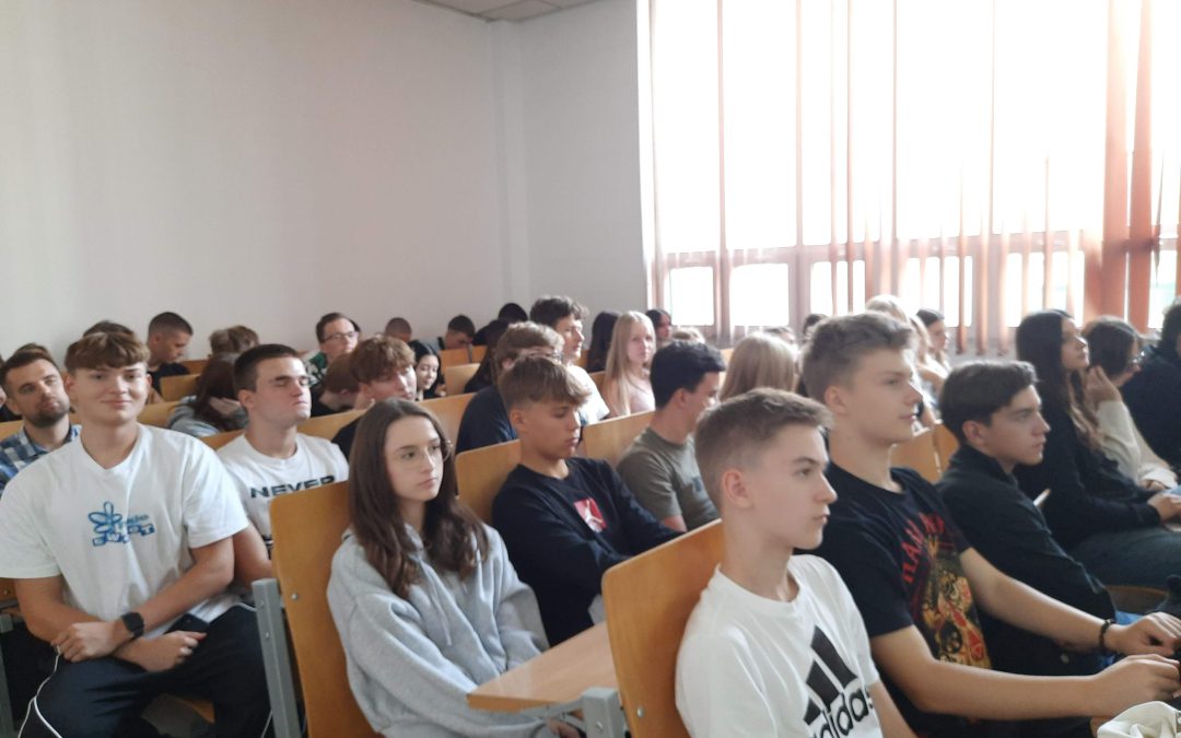 Uczniowie klas biznesowych na zajęciach na Wydziale Ekonomicznym UMCS