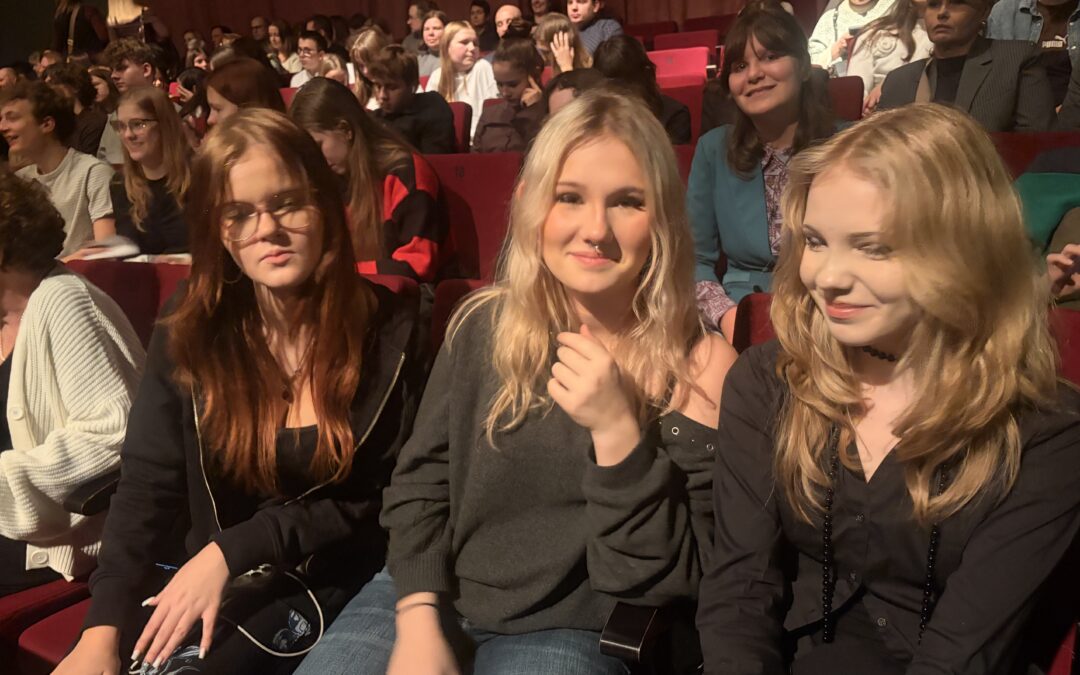 Kulturalno-edukacyjna wycieczka klas pierwszych do Warszawy